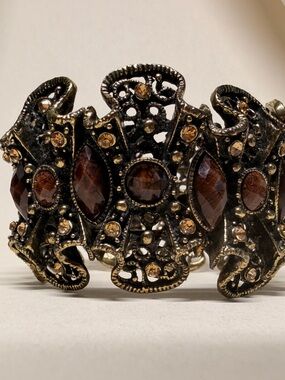 Antique-Style Ornate Stretch Bracelet Bangle